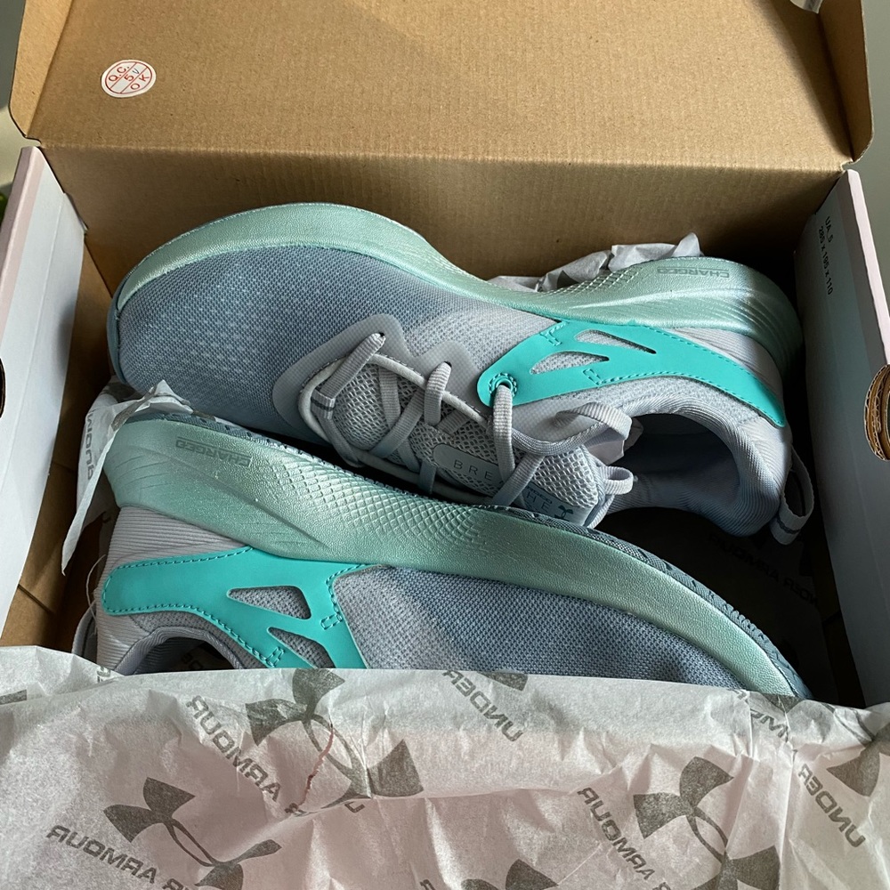 Under Armour Women’s Charged training shoes 6.5